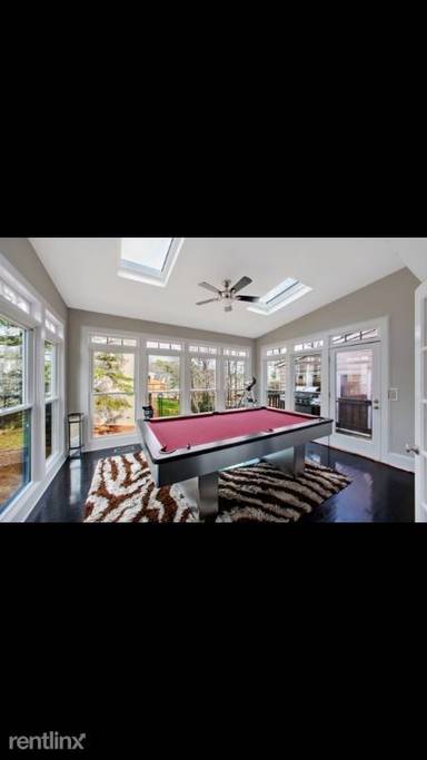 Main picture of 2540 Oakwood Way SE