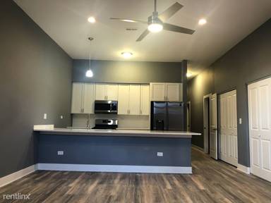 Main picture of 4836 S Michigan Ave
