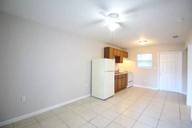 Main picture of 1410 NE 7th Ave