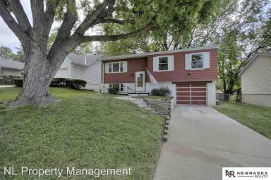 Main picture of 4495 Dayton St