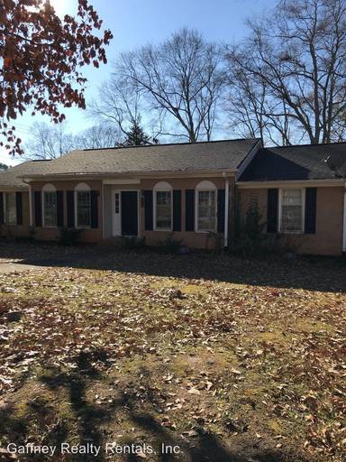 Main picture of 612 College Dr