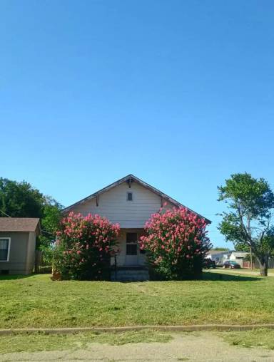 Main picture of 846 E Maple St