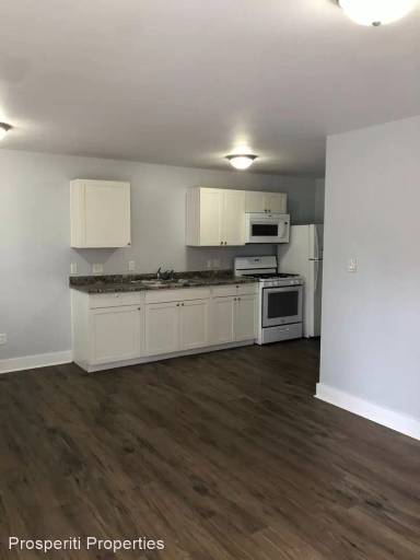 Main picture of 1121 W Elm Arc