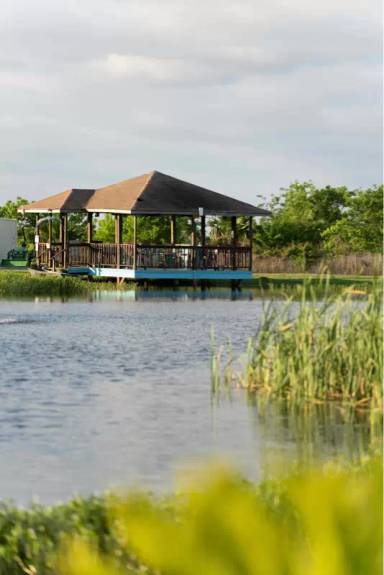 Main picture of 2231 E Bayshore Dr