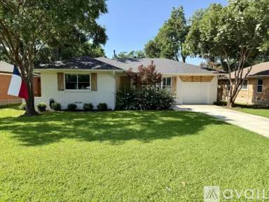 Main picture of 707 Dumont Dr