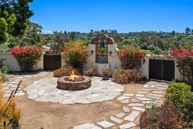 Main picture of 4860 La Jacaranda