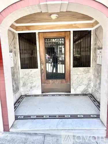 Main picture of 1645 Clay St