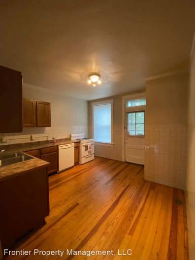 Main picture of 3117 Lackland Ave