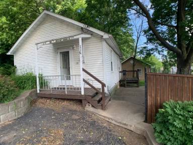 Main picture of 4909 N Galena Rd