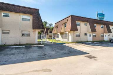 Main picture of 4528 SW 54th St