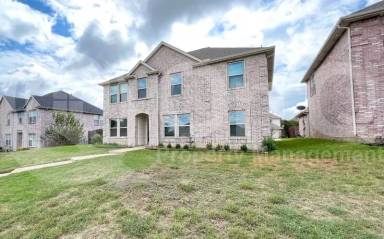 Main picture of 612 Woodland Manor Dr