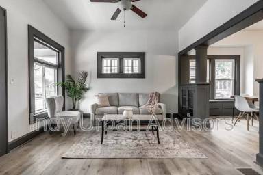 Main picture of 4612 E New York St