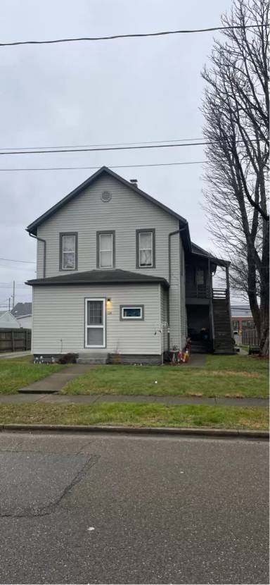 Main picture of 139 Saint Clair Ave SE