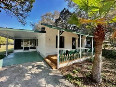 Main picture of 135 E Lemon St