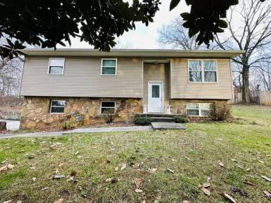 Main picture of 918 W Forest Blvd