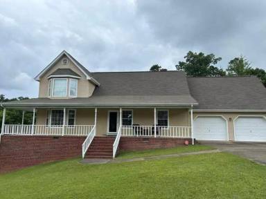 Main picture of 866 Lee Dr