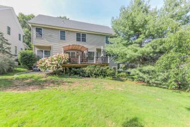 Main picture of 2 Blackstone Ct