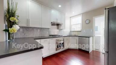 Main picture of 304 32nd Ave