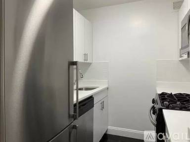 Main picture of 407 E 56th St