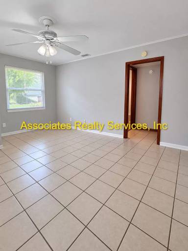 Main picture of 202 NW 21st St