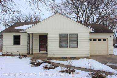 Main picture of 785 Quinmore Ave N