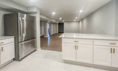 Main picture of 15 Sloan Ln