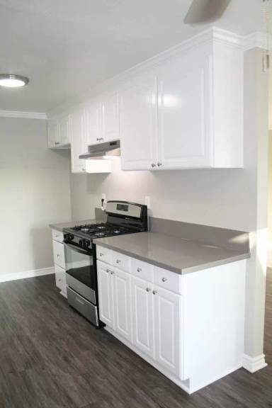 Main picture of 925 S Malden Ave