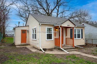 Main picture of 1665 W 40th Ave