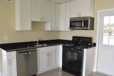 Main picture of 1015 NE 32
