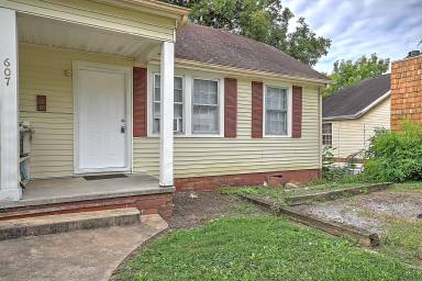 Main picture of 607 Carson St