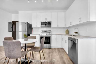 Main picture of 525 Parkway Dr NE