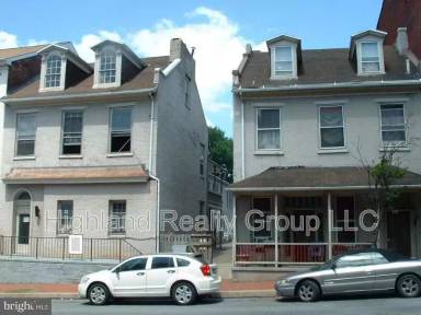 Main picture of 147 Locust St