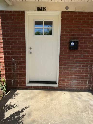 Main picture of 1712 Lasalle St
