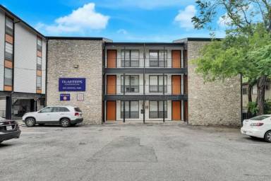 Main picture of 2801 Hemphill Park