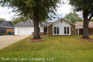 Main picture of 6828 Greenbark Dr