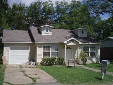 Main picture of 1010 Bois D Arc St