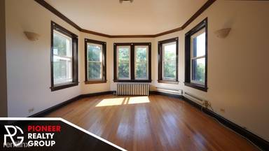 Main picture of 4216-4226 N Clark St