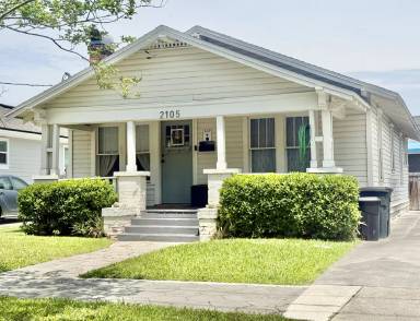 Main picture of 2157 Gilmore St