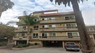 Main picture of 307 S Manhattan Pl