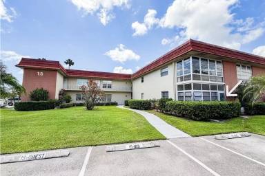 Main picture of 15 Vista Palm Ln