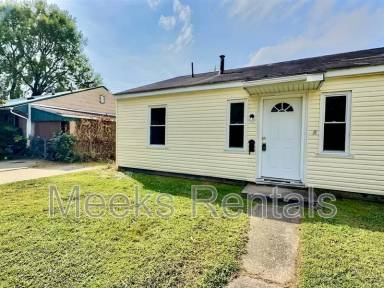 Main picture of 2623 Roosevelt Ave