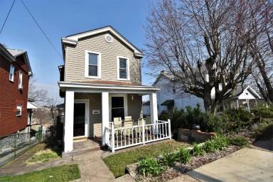 Main picture of 2447 Dewey St