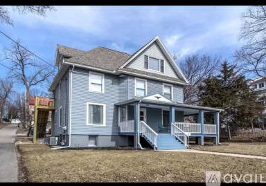Main picture of 1041 Carrington St
