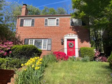 Main picture of 2502 Sanford St