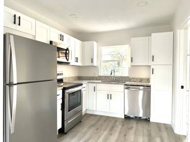 Main picture of 3106 E Washington St
