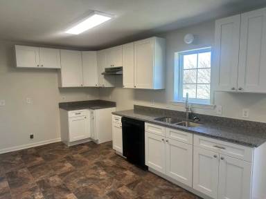 Main picture of 11 Crestview Ln