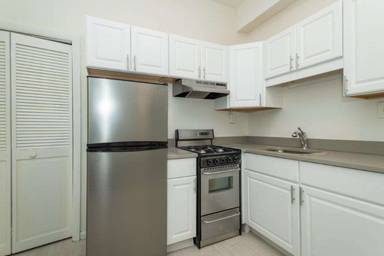 Main picture of 179 Saint Botolph St