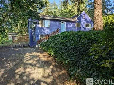 Main picture of 2915 Friendly St