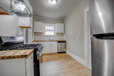 Main picture of 701 N 34th St