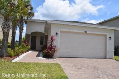 Main picture of 725 NW Leonardo Cir